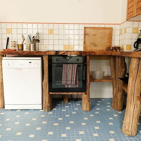 Gite Au Coeur D'Une Residence D'Artiste Saint-Aubin-de-Bonneval Esterno foto