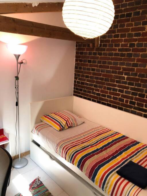 Gite Au Coeur D'Une Residence D'Artiste Saint-Aubin-de-Bonneval Esterno foto
