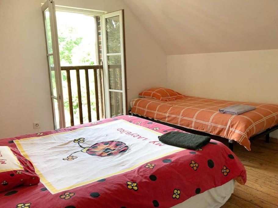 Gite Au Coeur D'Une Residence D'Artiste Saint-Aubin-de-Bonneval Esterno foto