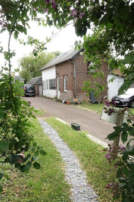 Gite Au Coeur D'Une Residence D'Artiste Saint-Aubin-de-Bonneval Esterno foto