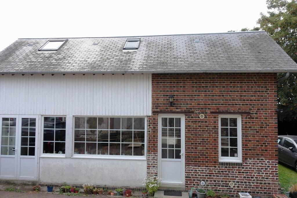 Gite Au Coeur D'Une Residence D'Artiste Saint-Aubin-de-Bonneval Esterno foto